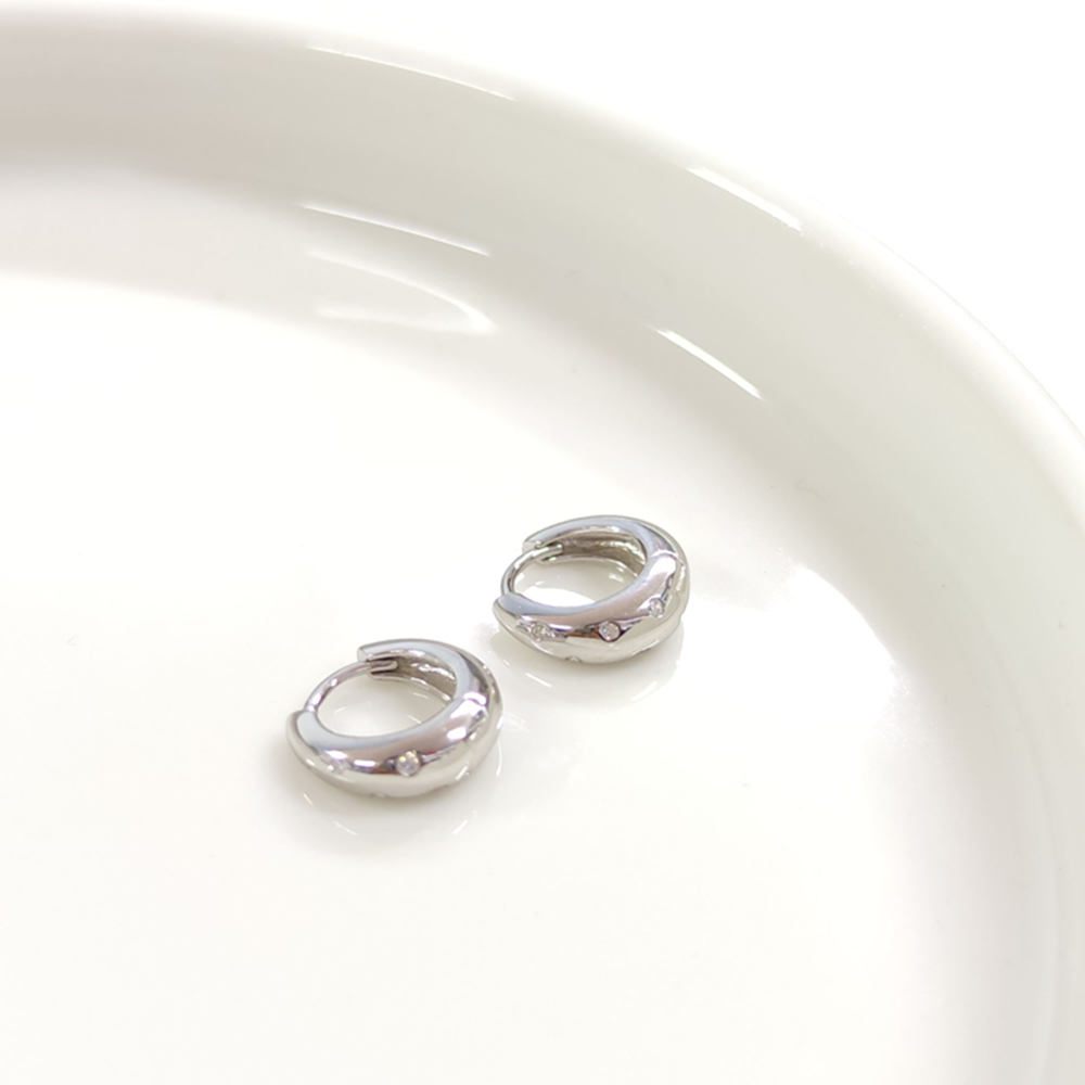 İTHAL TAŞ DETAYLI MİNİ 7 MM GÜMÜŞ HALKA KÜPE