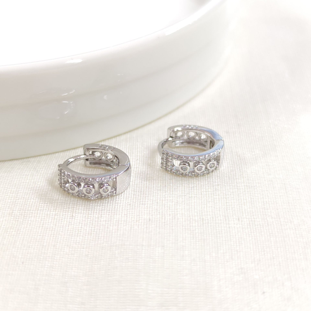 İTHAL ÜÇ TAŞ 10 MM GÜMÜŞ HALKA KÜPE