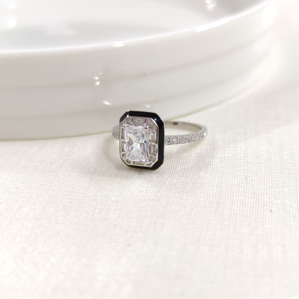 İTHAL SİYAH MİNELİ ZİRKON BAGET GÜMÜŞ YÜZÜK