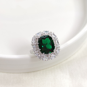 İTHAL ZÜMRÜT ZİRKON BAGET GÜMÜŞ YÜZÜK