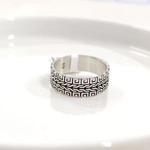 8 MM GÜMÜŞ DESENLİ OKSİTLİ ALYANS YÜZÜK