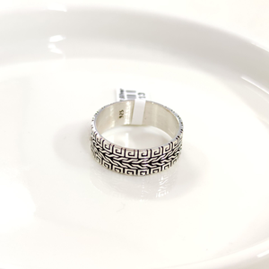 8 MM GÜMÜŞ DESENLİ OKSİTLİ ALYANS YÜZÜK