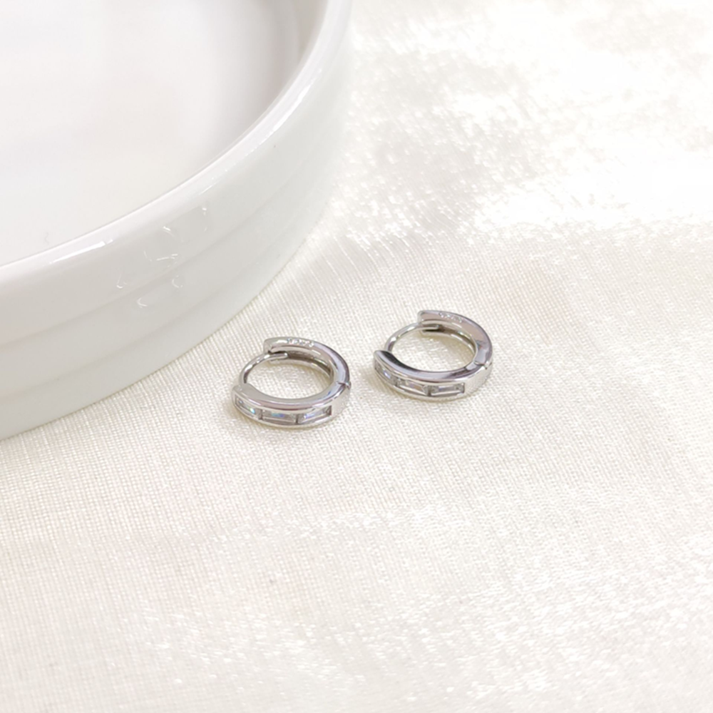 İTHAL BAGET TAŞLI 9 MM HALKA GÜMÜŞ KÜPE