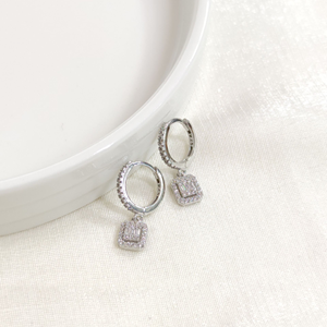 SALLANTILI MİNİ BAGET GÜMÜŞ 10 MM HALKA KÜPE