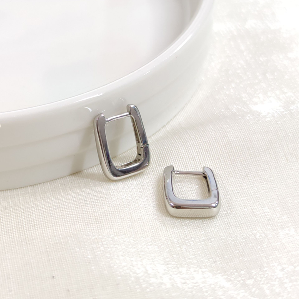 İTHAL DÖRTGEN GÜMÜŞ HALKA KÜPE