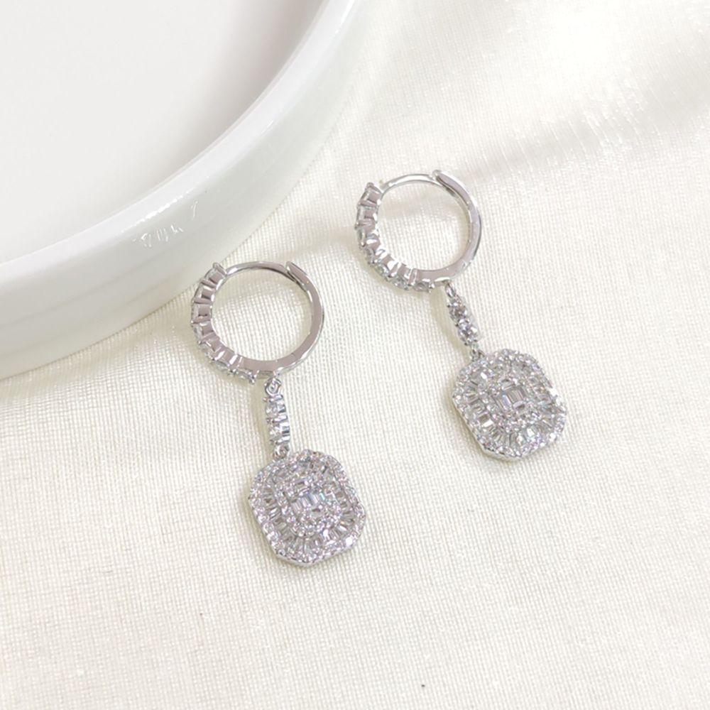 İTHAL SALLANTILI BAGET GÜMÜŞ 10 MM HALKA KÜPE