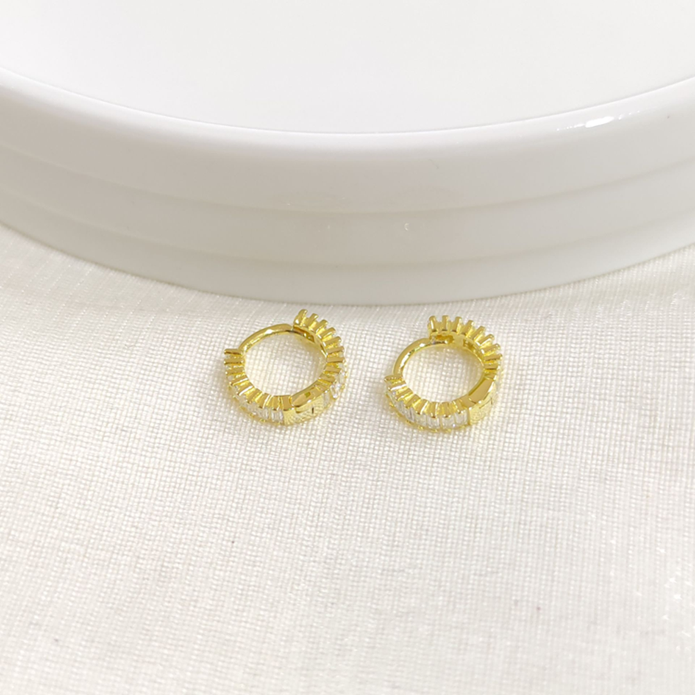 İTHAL 8 MM BAGET TAŞLI GÜMÜŞ HALKA KÜPE - ALTIN SARI