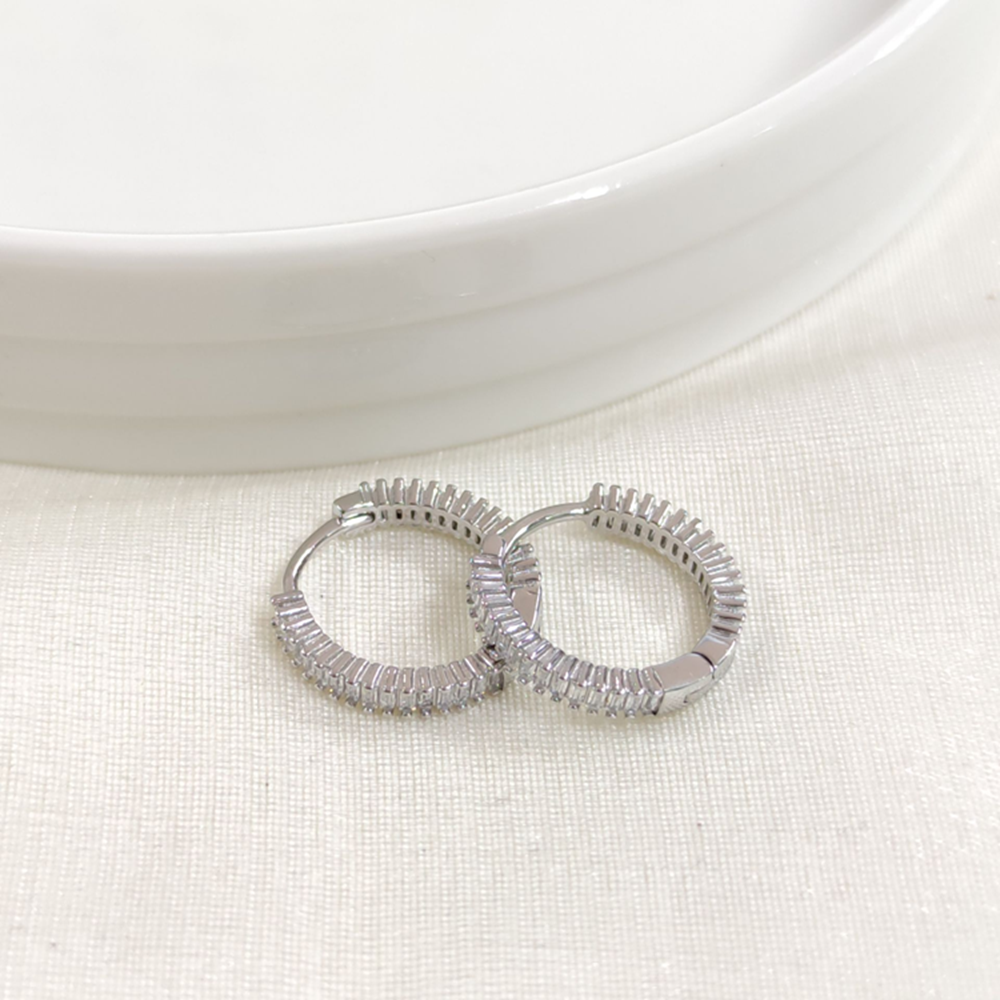 İTHAL 13 MM BAGET TAŞLI GÜMÜŞ HALKA KÜPE