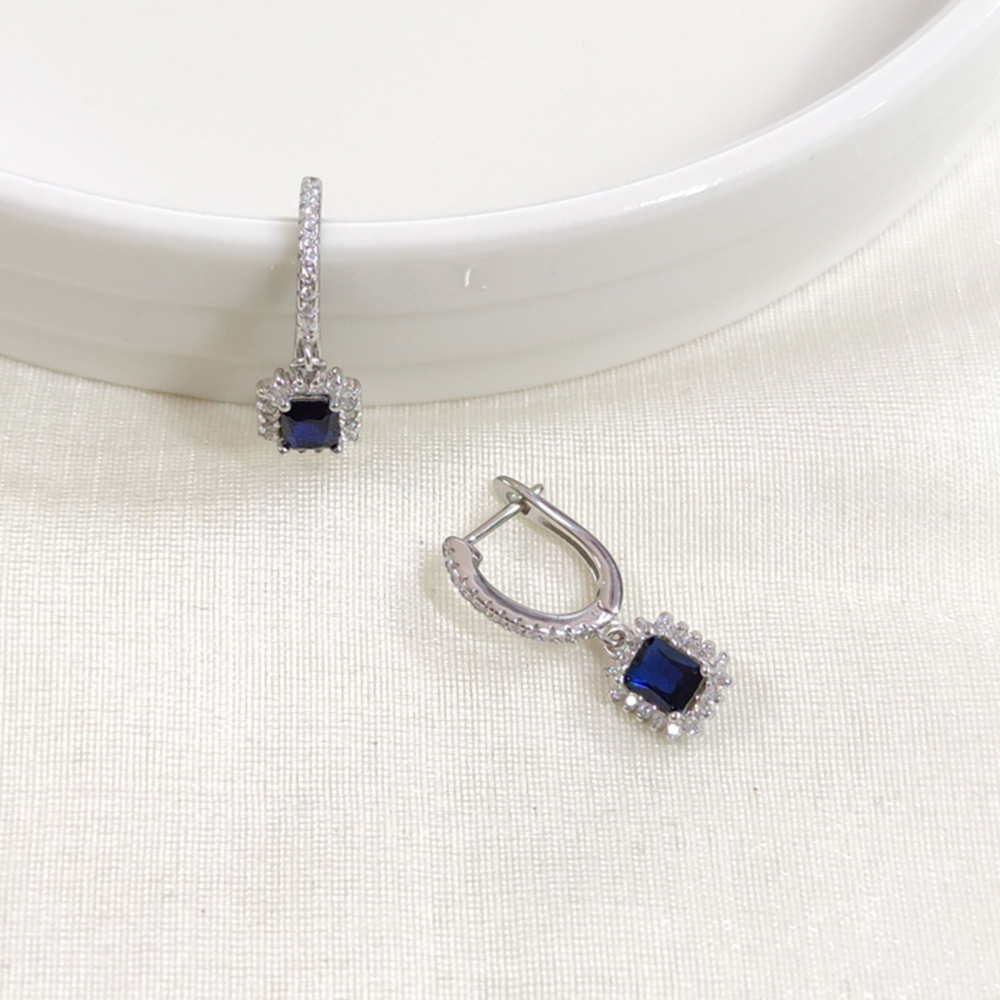 İTHAL SAFİR ZİRKON TAŞLI BAGET GÜMÜŞ HALKA KÜPE