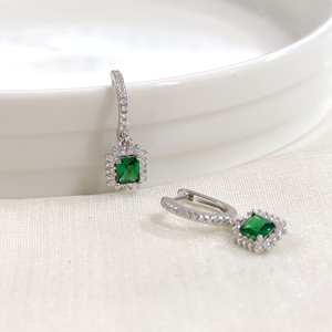 İTHAL ZÜMRÜT ZİRKON TAŞLI BAGET GÜMÜŞ HALKA KÜPE