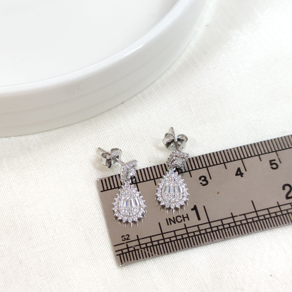 İTHAL DAMLA BAGET GÜMÜŞ ÇİVİ KÜPE