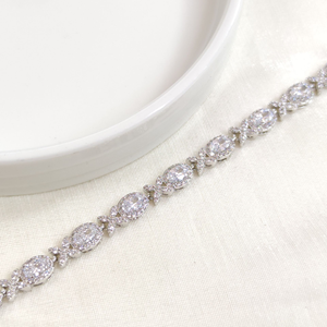 XUPING OVAL TAŞLI BİLEKLİK BEYAZ 17+2 CM