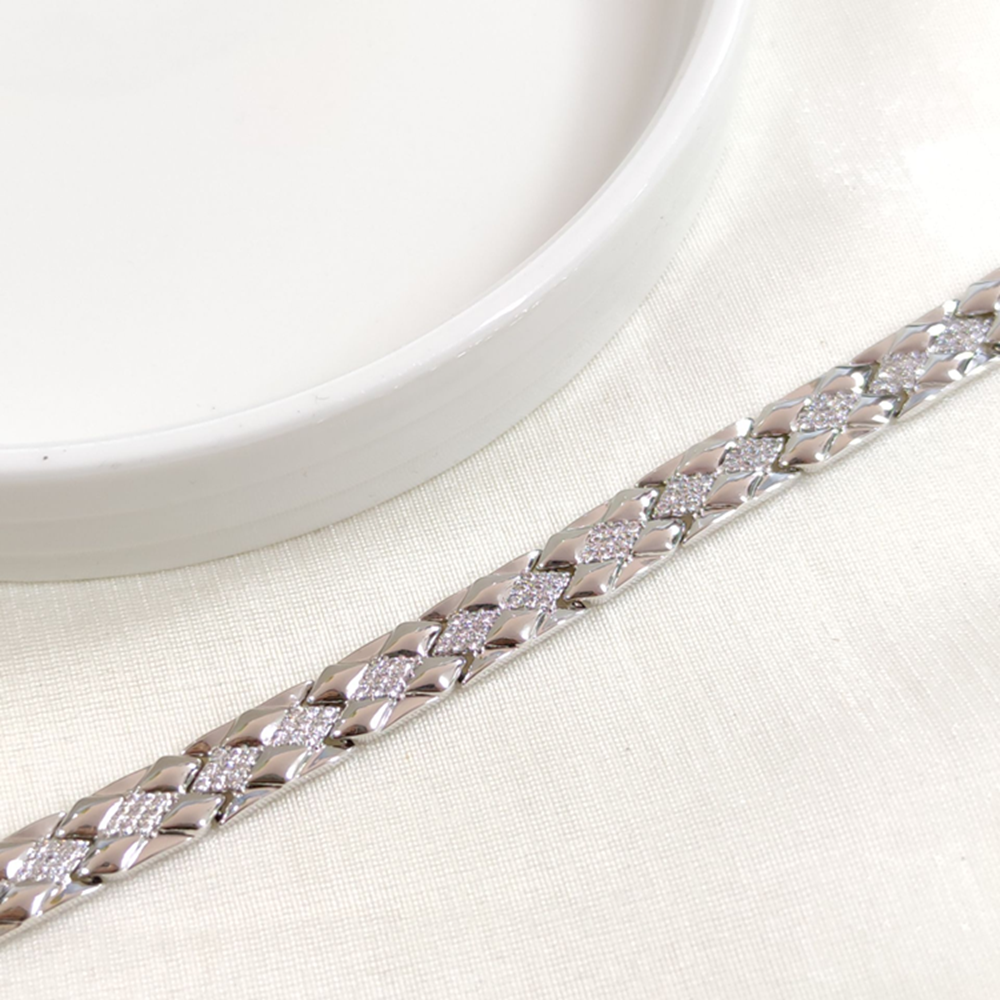 XUPING 8 MM BAKLAVA DESENLİ BİLEKLİK BEYAZ 17+2 CM