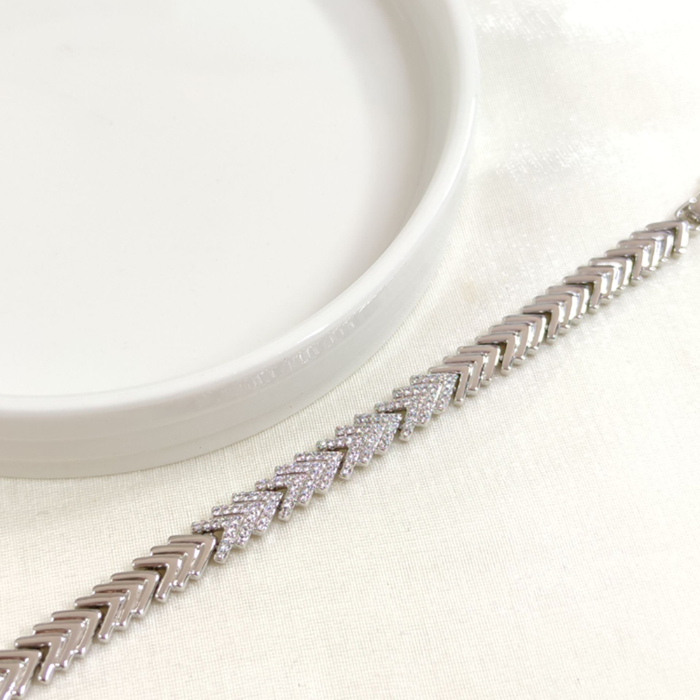 XUPING TAŞLI 7 MM BALIK SIRTI BİLEKLİK BEYAZ 17+3 CM