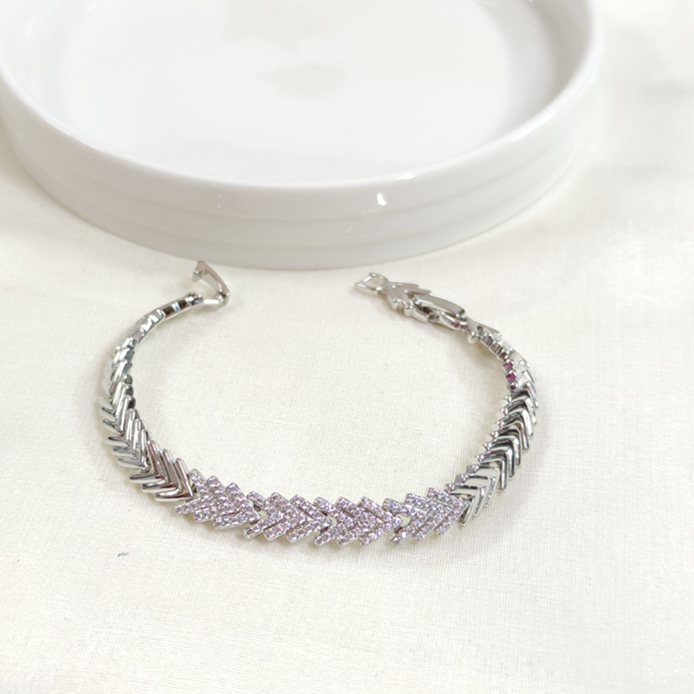 XUPING TAŞLI 7 MM BALIK SIRTI BİLEKLİK BEYAZ 17+3 CM