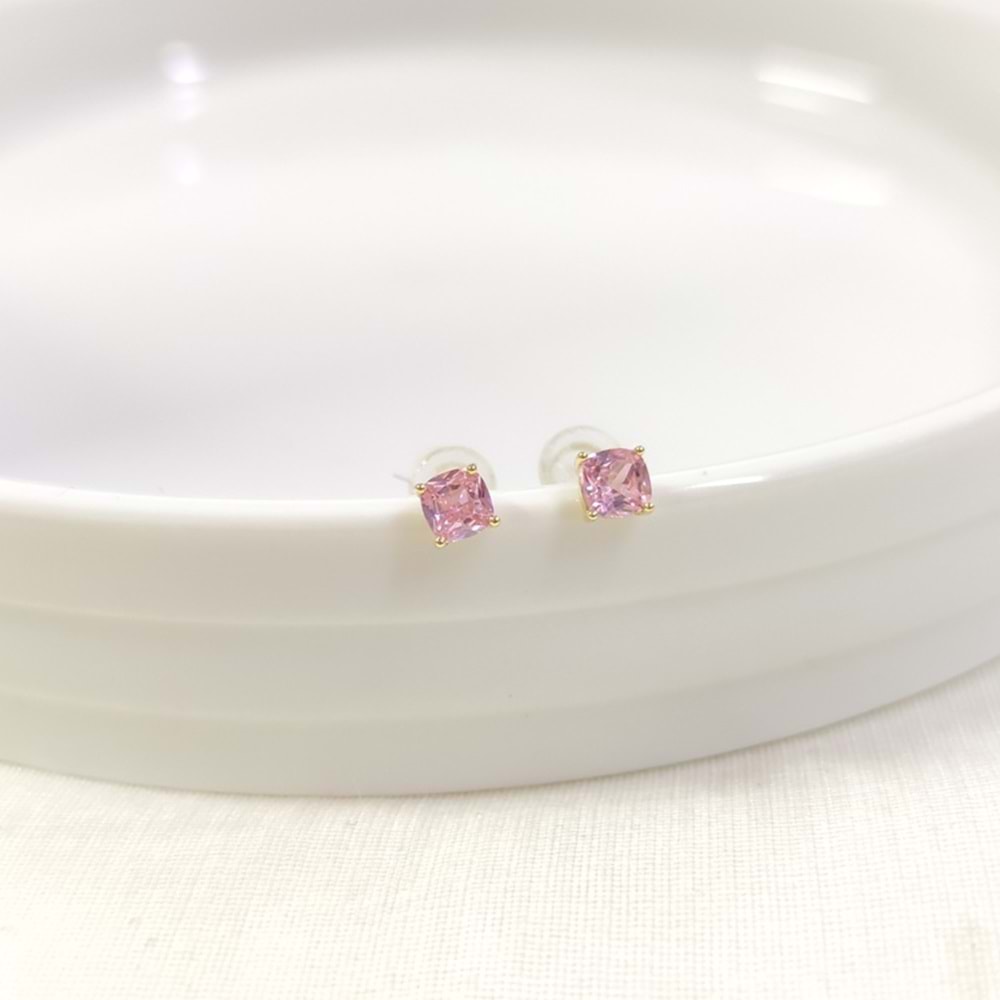 İTHAL 4 MM SOFT PEMBE KARE TAŞ GÜMÜŞ ÇİVİ KÜPE