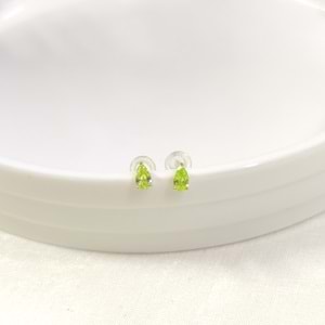 İTHAL 5 MM SOFT YEŞİL DAMLA TAŞ GÜMÜŞ ÇİVİ KÜPE