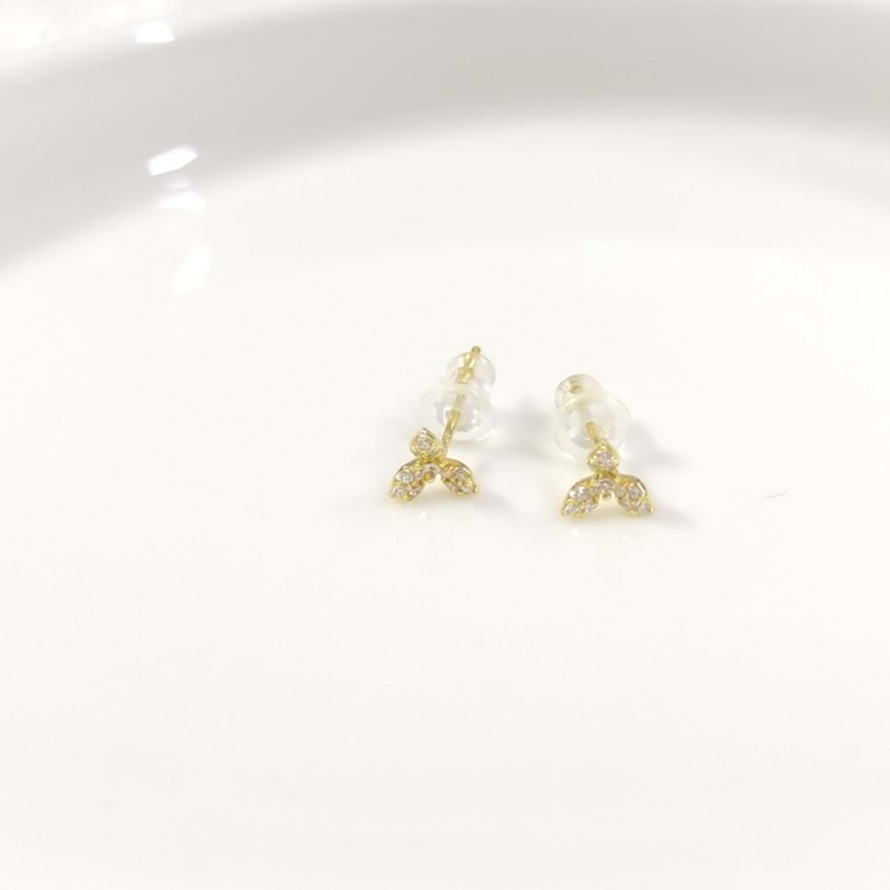 İTHAL 6 MM ÜÇ YAPRAK ÇİÇEK GÜMÜŞ ÇİVİ KÜPE