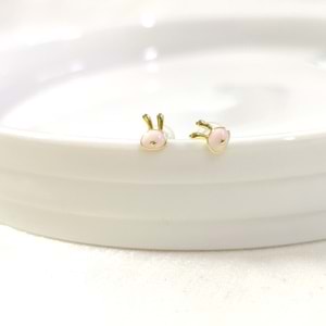 İTHAL 5 MM PEMBE MİNELİ TAVŞAN GÜMÜŞ ÇİVİ KÜPE