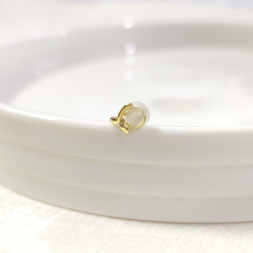 İTHAL 5 MM SEDEF TOP KUYRUK TEKLİ GÜMÜŞ ÇİVİ KÜPE