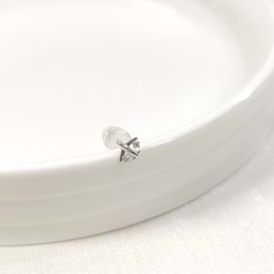 İTHAL 6 MM UÇAK TEKLİ GÜMÜŞ ÇİVİ KÜPE