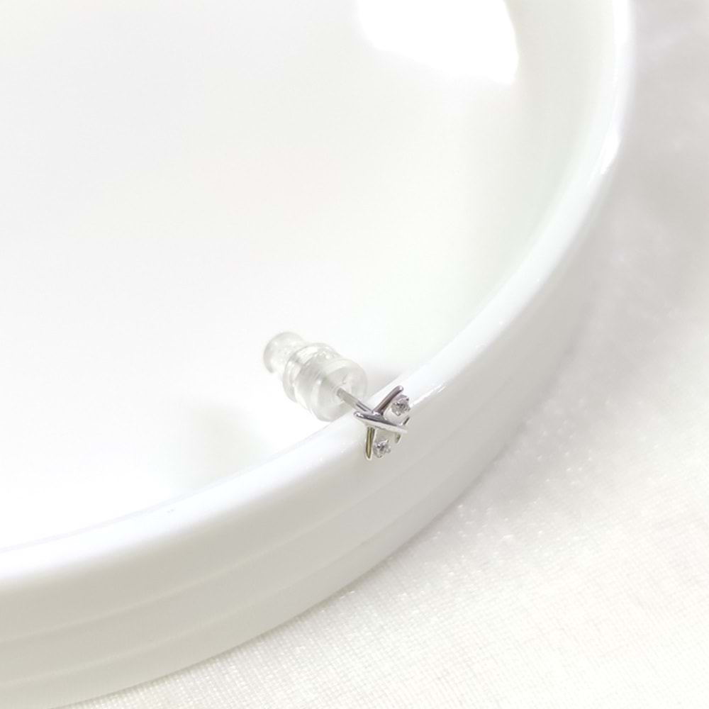 İTHAL 6 MM UÇAK TEKLİ GÜMÜŞ ÇİVİ KÜPE