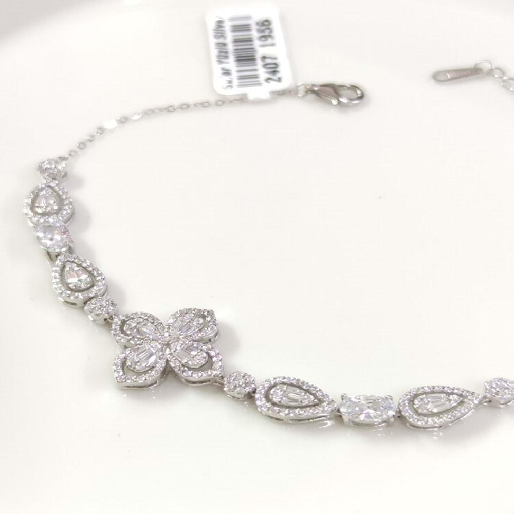 İTHAL YONCA DETAYLI TAŞLI GÜMÜŞ BİLEKLİK