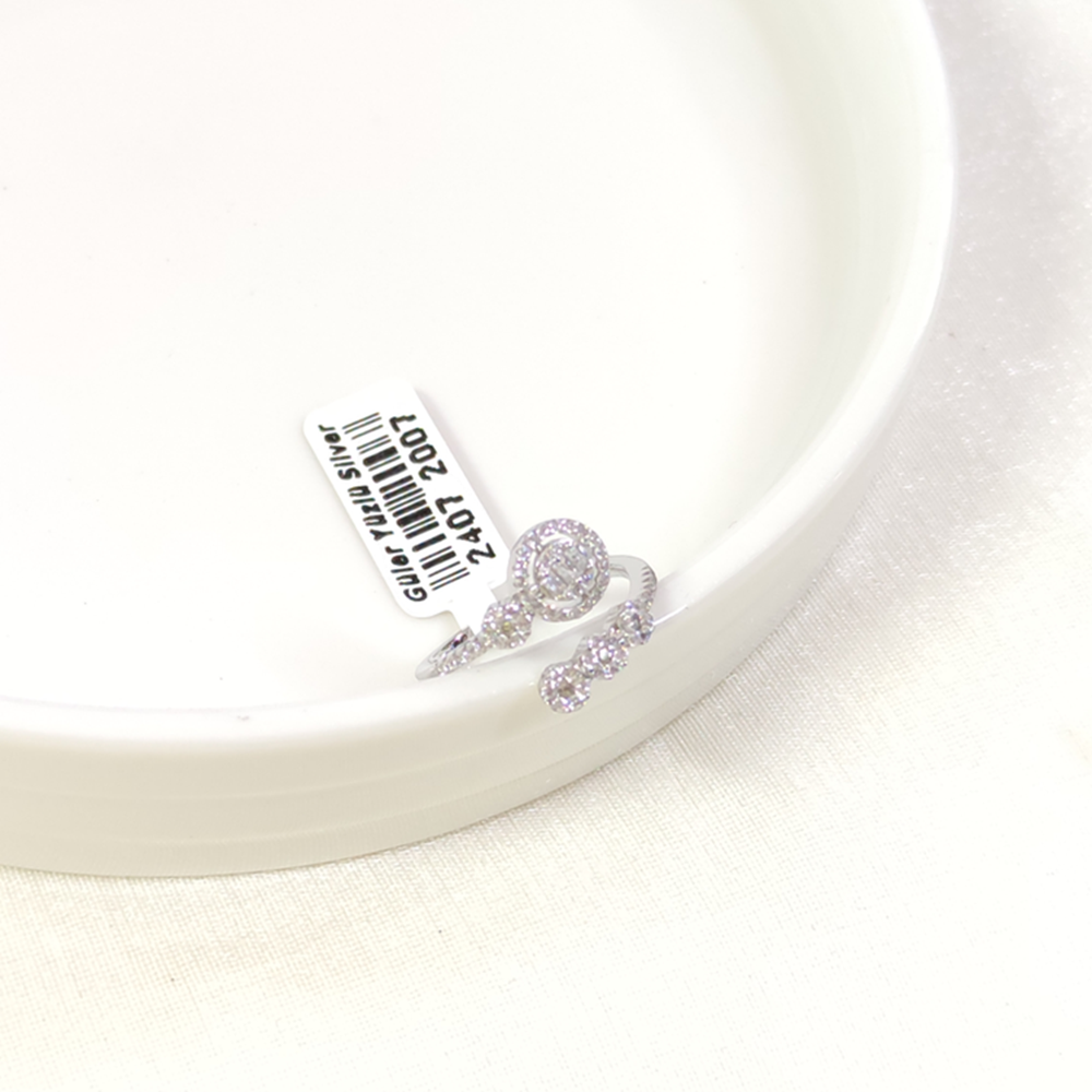 İTHAL YUVARLAK BAGET TAŞLI GÜMÜŞ YÜZÜK