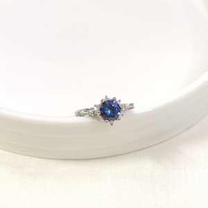 BLUE TOPAZ TAŞLI ÇİÇEK LOTUS TEK TAŞ GÜMÜŞ YÜZÜK