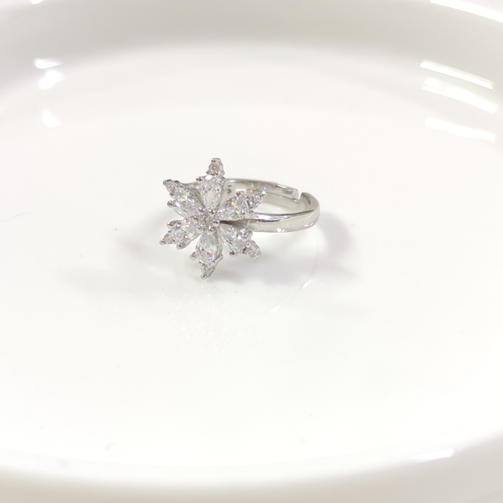 ZİRKON TAŞLI ÇİÇEK LOTUS GÜMÜŞ YÜZÜK AYARLANABİLİR