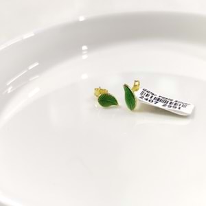 8 MM YEŞİL MİNELİ YAPRAK GÜMÜŞ ÇİVİ KÜPE