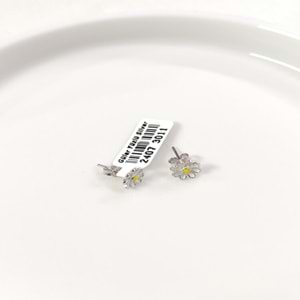 7 MM MİNELİ PAPATYA GÜMÜŞ ÇİVİ KÜPE