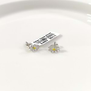 7 MM MİNELİ PAPATYA GÜMÜŞ ÇİVİ KÜPE