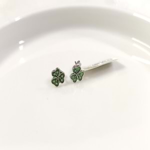 8 MM MİNELİ YONCA GÜMÜŞ ÇİVİ KÜPE