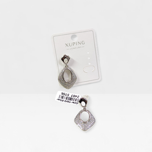 XUPING 3 CM SALLANTILI ÇİVİ KÜPE BEYAZ
